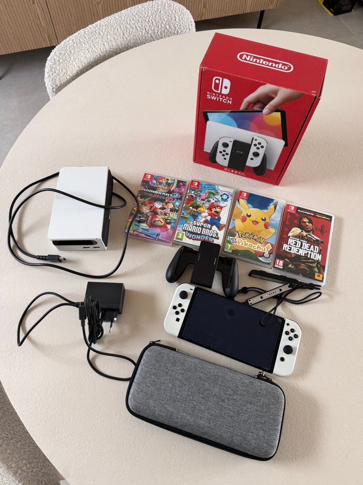 Nitendo switch 64 GB - opbergtas + games, Consoles de jeu & Jeux vidéo, Enlèvement, Comme neuf, Switch OLED
