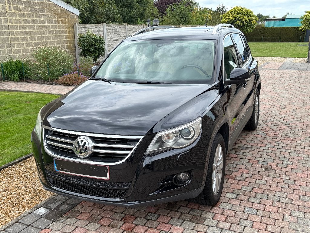 VW Tiguan 2.0 TDI 4 Motion Automaat, Auto's, 199 g/km, Beige, 2000 kg, Zwart