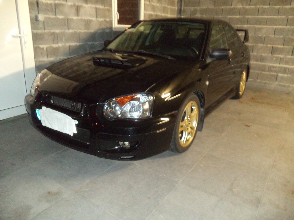 subaru impreza, Auto diversen, Ongevalwagen, 1998 cc, Zwart, Handgeschakeld, Ophalen