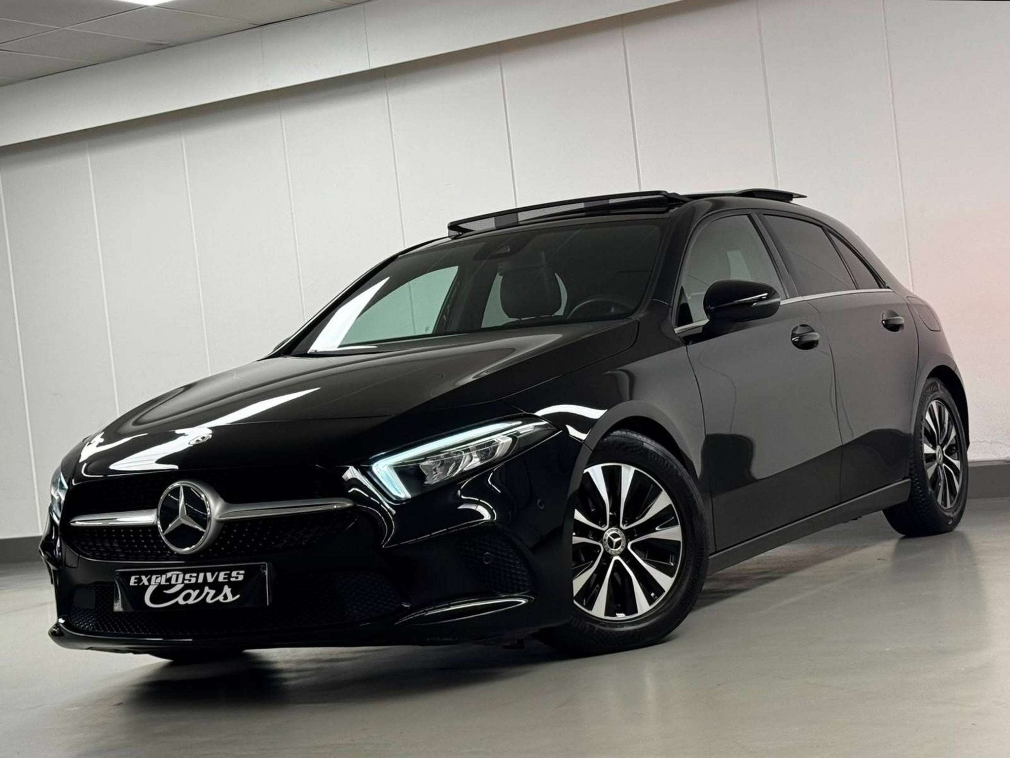 Mercedes-Benz A-Klasse 180 D LUXURY LINE AUTO TO PANO CAMERA, Autos, Mercedes-Benz, Cuir, Classe A, Achat, Euro 6