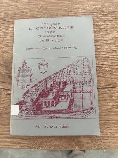 150 jaar groot seminarie Brugge 1984, Ophalen of Verzenden, 20e eeuw of later, Zo goed als nieuw