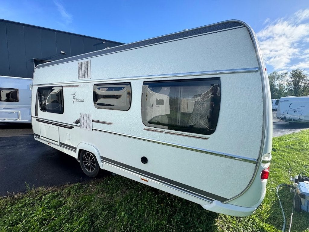 Fendt Tendenza 465, Caravans en Kamperen, Rondzit, Vast bed, Bedrijf, 1250 - 1500 kg