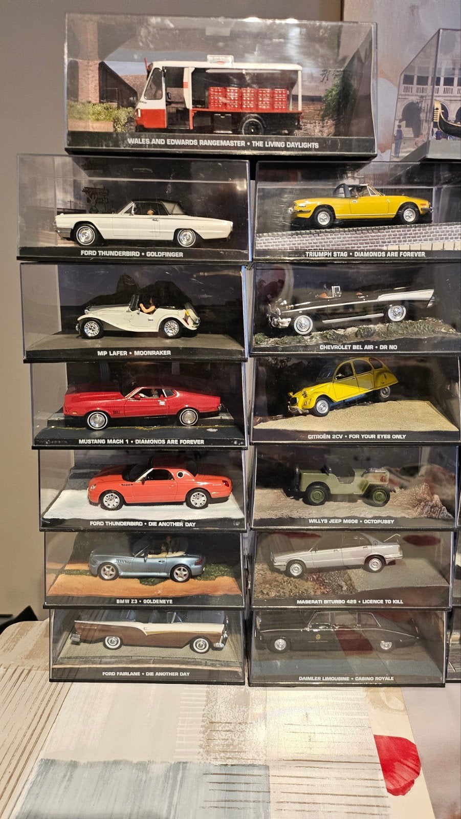james bond autos 1/43 nieuw, Hobby en Vrije tijd, Modelauto's | 1:43, Ophalen of Verzenden, Nieuw, Auto