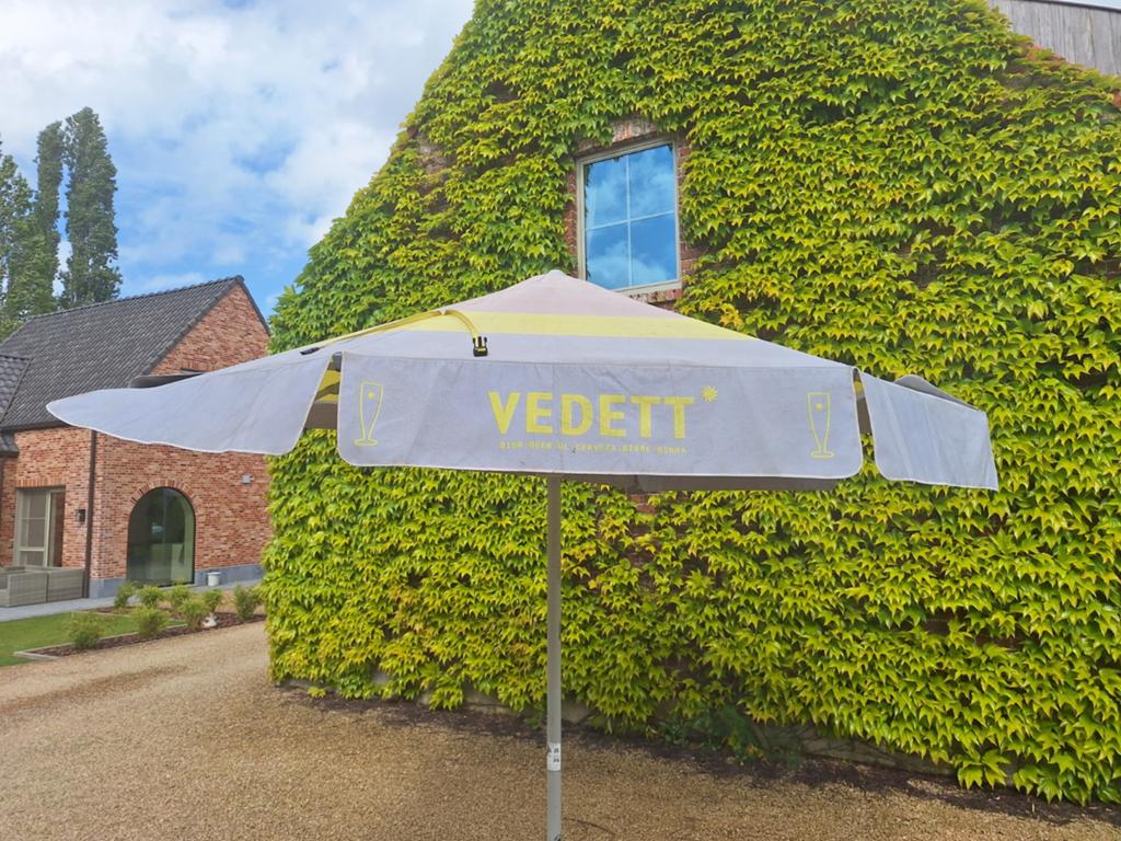 Vedett parasol, Verzamelen, Merken en Reclamevoorwerpen, Ophalen