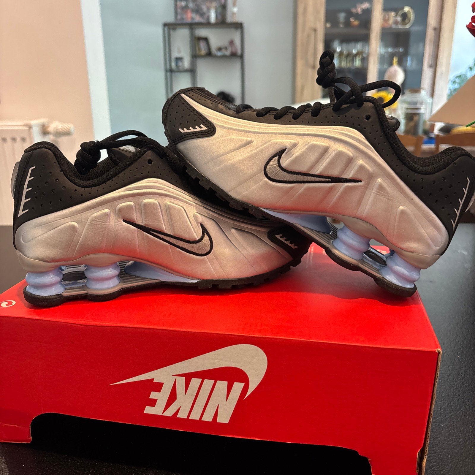 Nike shox R4 pointure 37,5, Ophalen of Verzenden, Nieuw, Sneakers