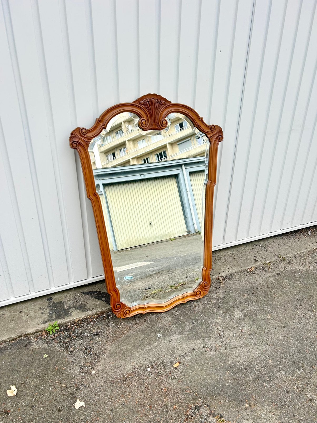 Superbe miroir biseauté vintage en bois massif 91 x 65 cm, Enlèvement