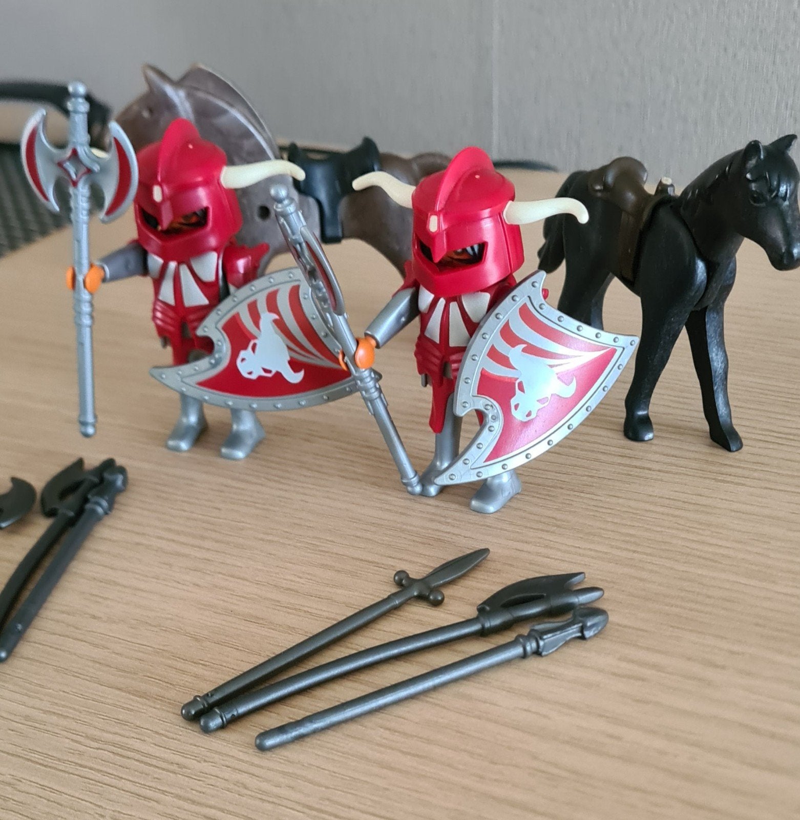 Playmobil 2 strijders met wapens, Ophalen