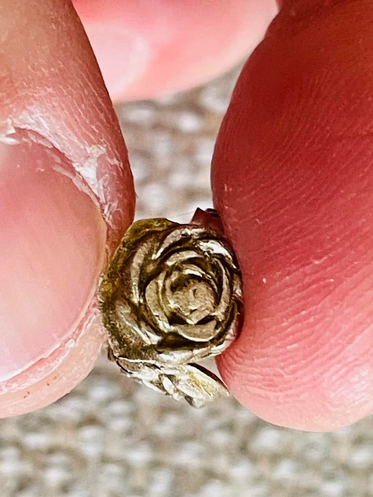 Zilverkleurige oorbellen Roosjes, Ophalen of Verzenden, Zo goed als nieuw
