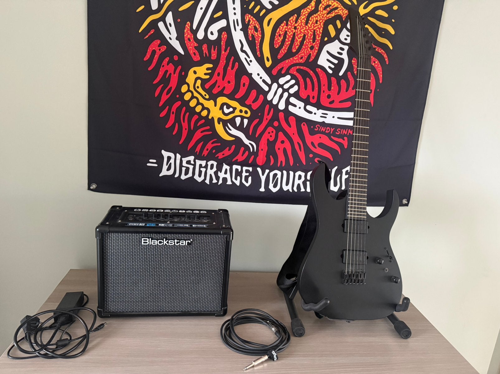 Elektrische gitaar + versterker + hoes, Musique & Instruments, Enlèvement, Comme neuf, Ibanez, Avec ampli