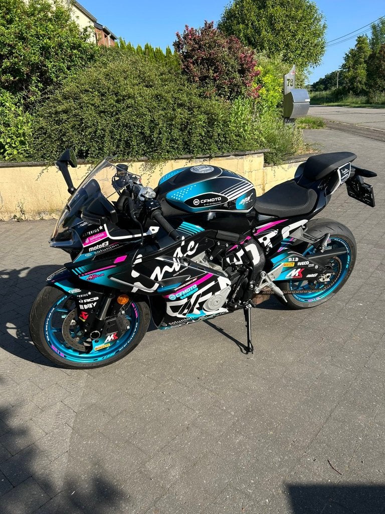 CFMOTO 675 SR-R '25, Motoren, 675 cc, Info@nikkodesign.be, Nieuw, Bedrijf