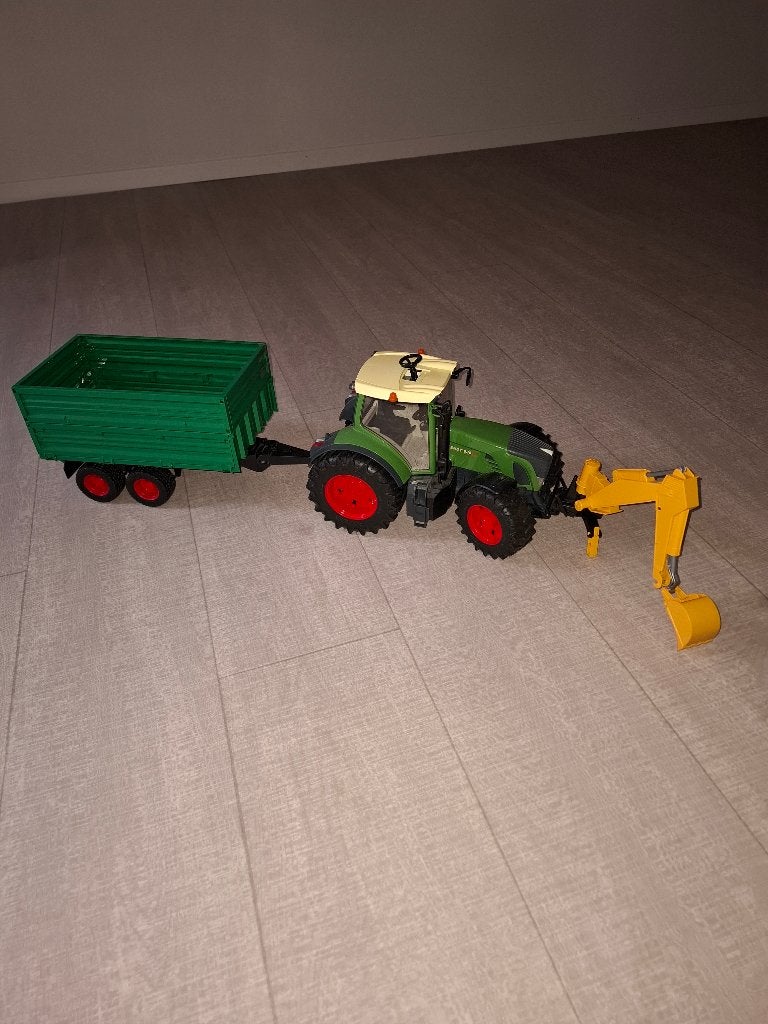 Bruder Fendt 936 Vario, Ophalen
