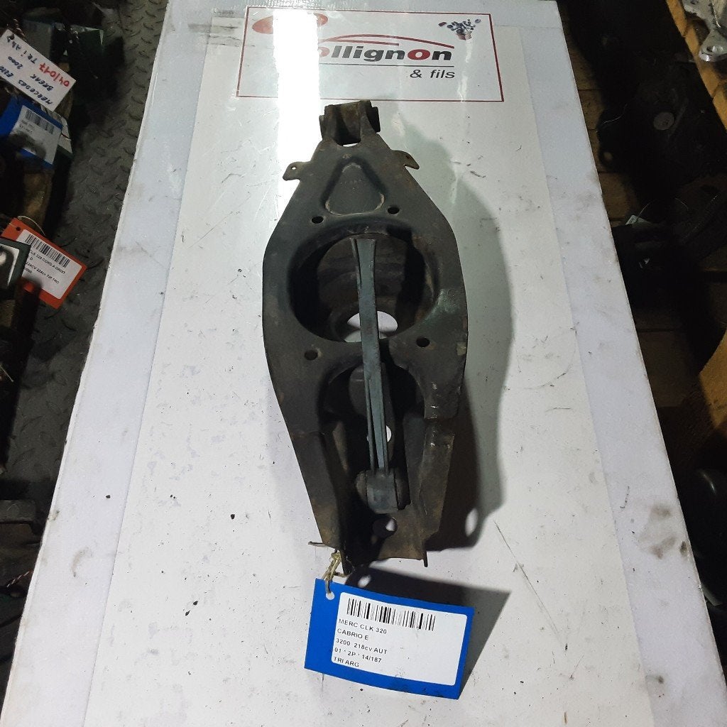 BRAS DE SUSPENSION ARRIÈRE GAUCHE CLK (C208) (A1243505), Mercedes-Benz, Mevr. I. Hauben, Utilisé, Rue de l'Espoir 34 34
4030  GRIVEGNÉE, BE