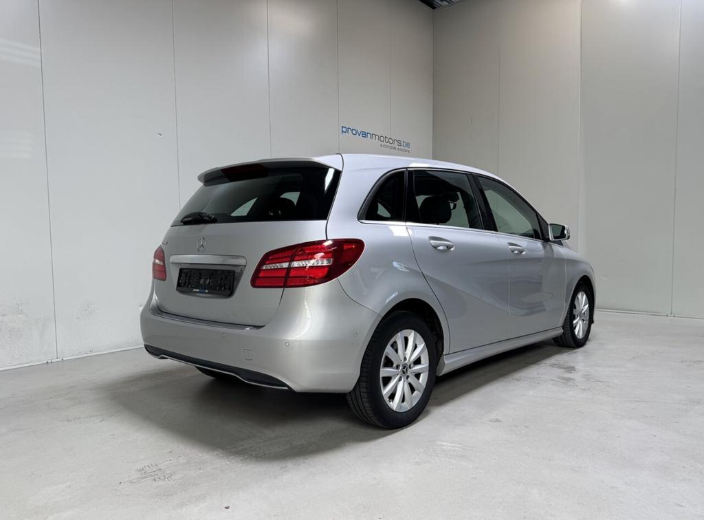 Mercedes-Benz B 180 Benzine Autom. - GPS - Led - Topstaat!, Auto's, Mercedes-Benz, 4 deurs, 122 pk, Navigatiesysteem, 0 kg