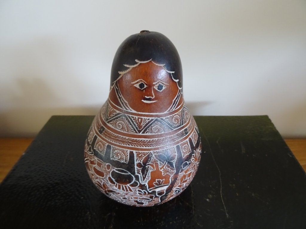 Peru: vintage gegraveerde kalebas – muziekinstrument, 16 cm, Ophalen of Verzenden, Gesneden, Houtsnijwerk