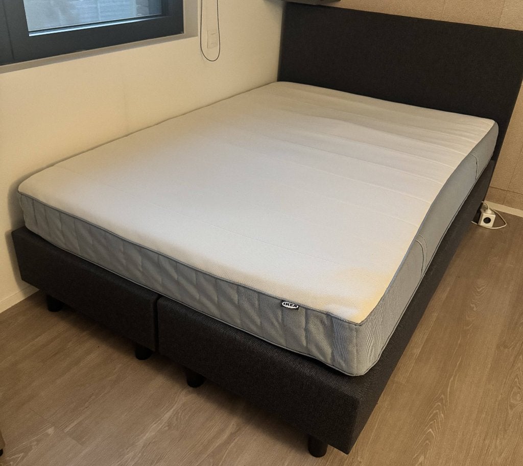 bed + matras te koop, Ophalen, Overige materialen, Zwart, 140 cm