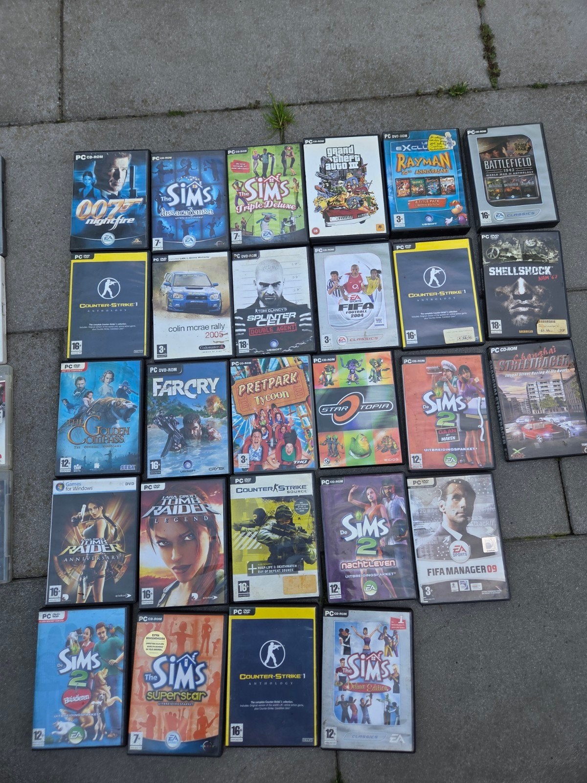 Lot oude PC-games – GTA III, Far Cry, Tomb Raider, Sims, Cou, Ophalen of Verzenden