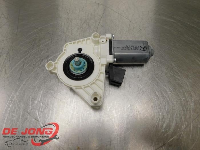Moteur de vitre portière d'un Mercedes B-Klasse, 3 mois de garantie, Utilisé, -, -