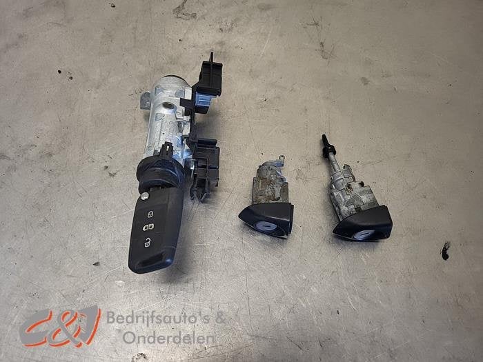 Serrure de contact + clé d'un Volkswagen Crafter, Autos : Pièces & Accessoires, Volkswagen, -, 3 mois de garantie, Utilisé