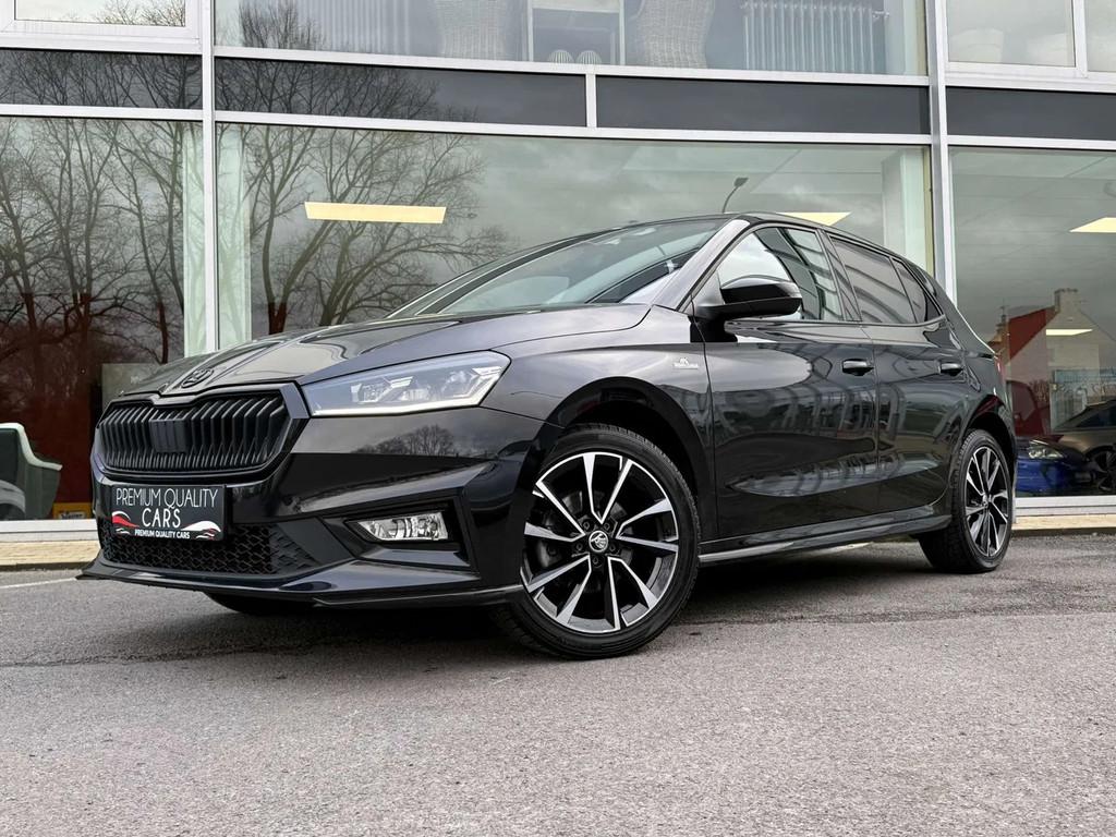 Skoda Fabia 1.5 TSI Monte Carlo / CARPLAY / CAMERA / ZETLVRW, Auto's, Automaat, Stof, Zwart, Bedrijf
