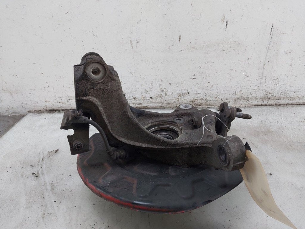 FUSEE AVANT GAUCHE Volkswagen Touran (5T1) (01-2015/07-2022), Dhr. J. Ham, Volkswagen, Administratie@autoham.nl, Utilisé