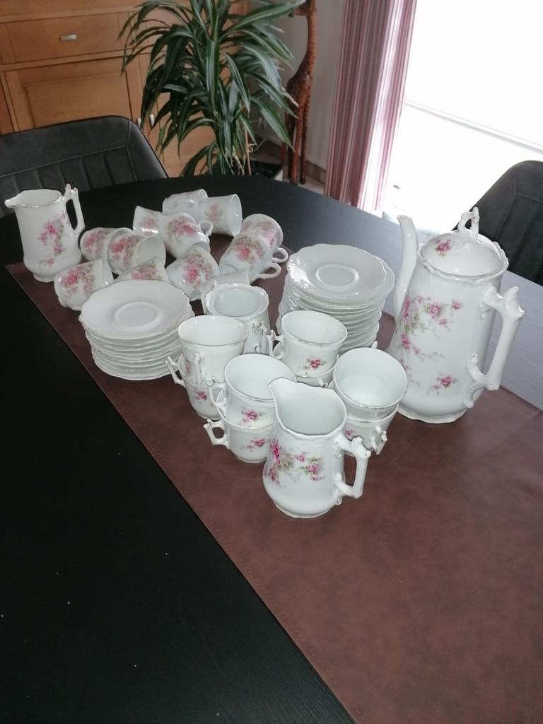 Service à café ancien. En porcelaine, Enlèvement