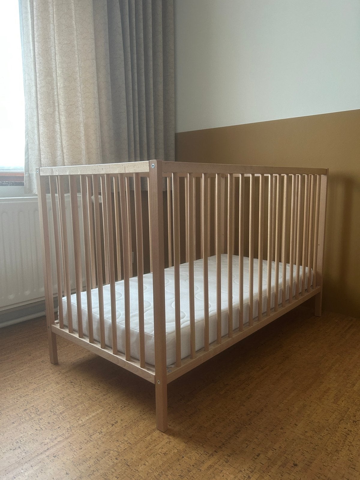 Babybed ikea signlar icl. Matras, Kinderen en Baby's, Kinderkamer | Bedden, Ophalen, Zo goed als nieuw, Minder dan 140 cm, Matras