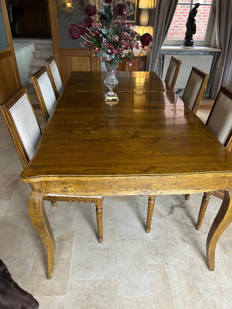 Table et chaises de style en chêne, Enlèvement