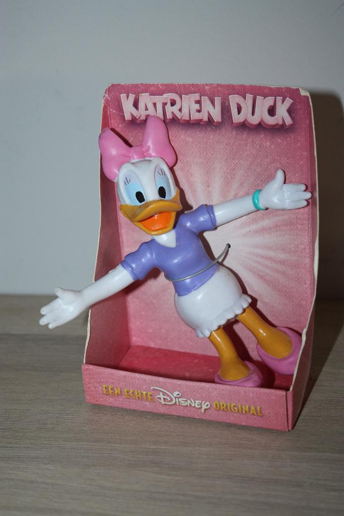 Katrien Duck , figuur in verpakking Albert Heijn, Verzamelen, Ophalen of Verzenden, Donald Duck, Gebruikt, Beeldje of Figuurtje