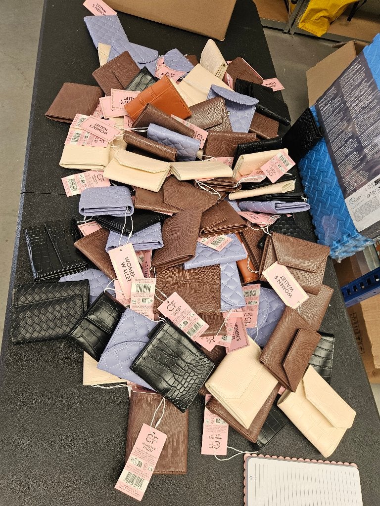 Partij dames portemonnees – 84 stuks, Zakelijke goederen, Stock en Retail | Partijen goederen, Ophalen, Sieraden en Accessoires