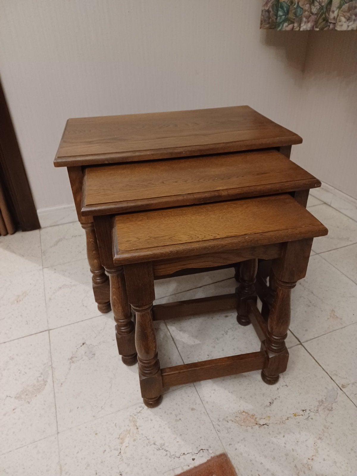 3 tables d'appoint, Enlèvement