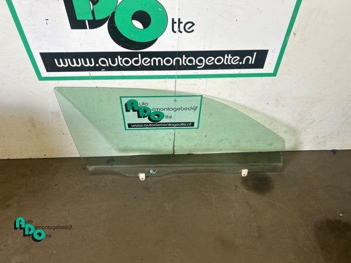 Vitre portière 2portes droite d'un Honda HR-V (HR-V 99-), Honda, -, 3 mois de garantie, Utilisé