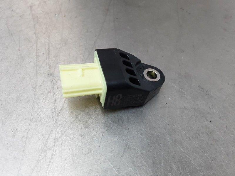 CAPTEUR AIRBAG Toyota Auris (E18) (|8983102140|), Autos : Pièces & Accessoires, Utilisé, Toyota