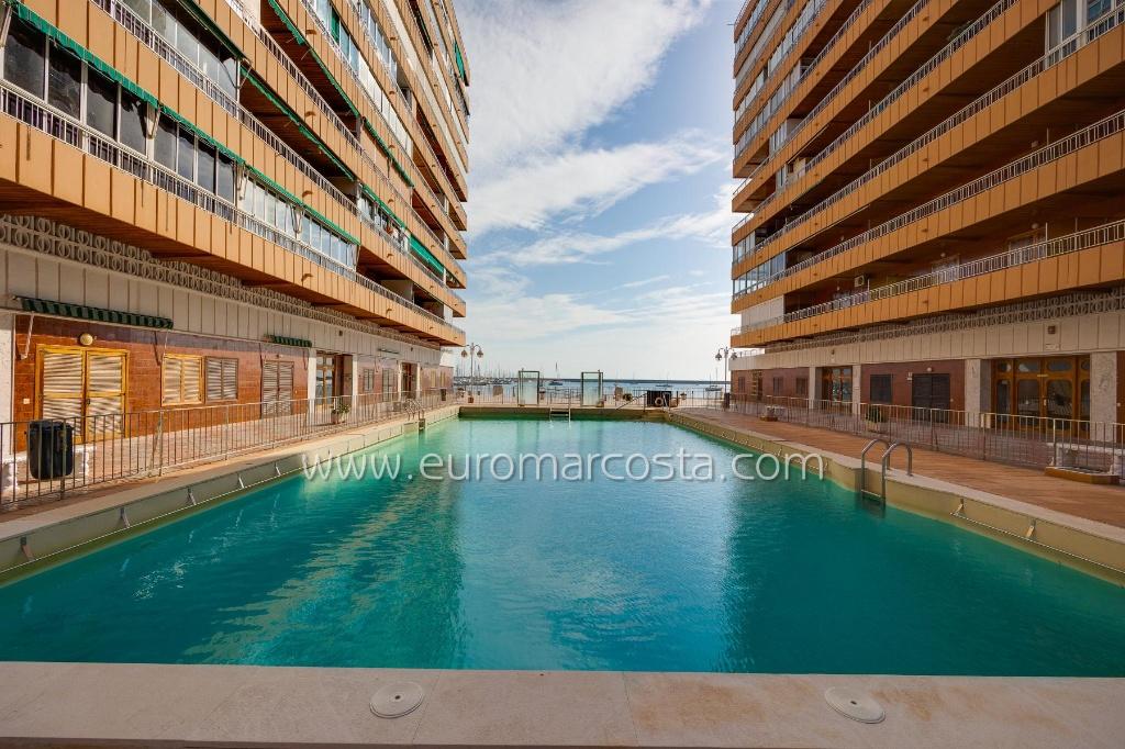REF T75569 - Appartement de luxe en bord de mer, Immo, Buitenland, Spanje, Appartement, Stad