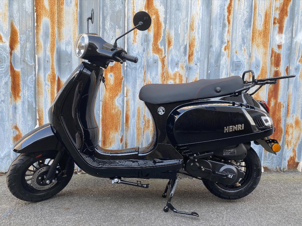 Henri Sport Scooter | Stijlvol en Zuinig | A of B-Klasse, Fietsen en Brommers, Overige modellen, Nieuw, Benzine, 49 cc