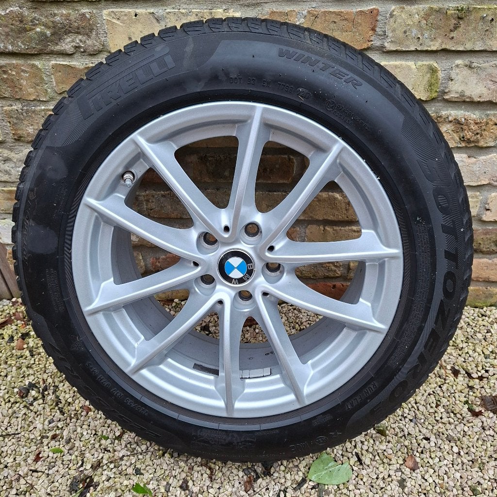 Jantes BMW Série 5 avec pneus d'hiver, Autos : Pièces & Accessoires, Pneus et Jantes, Pneus hiver, Véhicule de tourisme, 17 pouces
