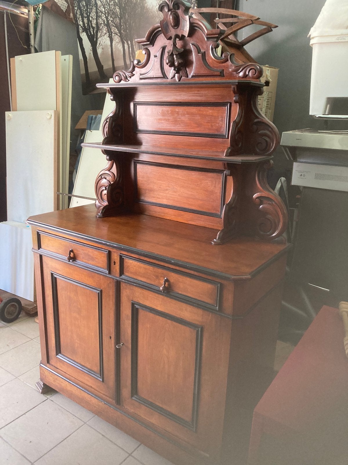 Buffet ancien avec support, vers 1880, Enlèvement