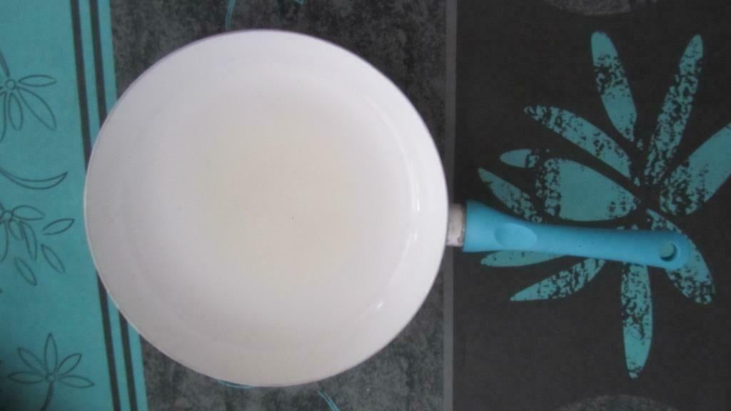 POELE 28 CM TOUS FEUX TURQUOISE, Ophalen, Zo goed als nieuw, Keramische plaat