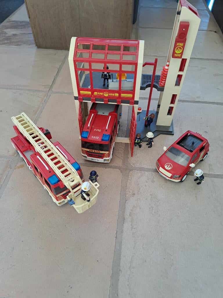 Playmobil - brandweerkazerne, Kinderen en Baby's, Speelgoed | Playmobil, Ophalen, Zo goed als nieuw, Complete set