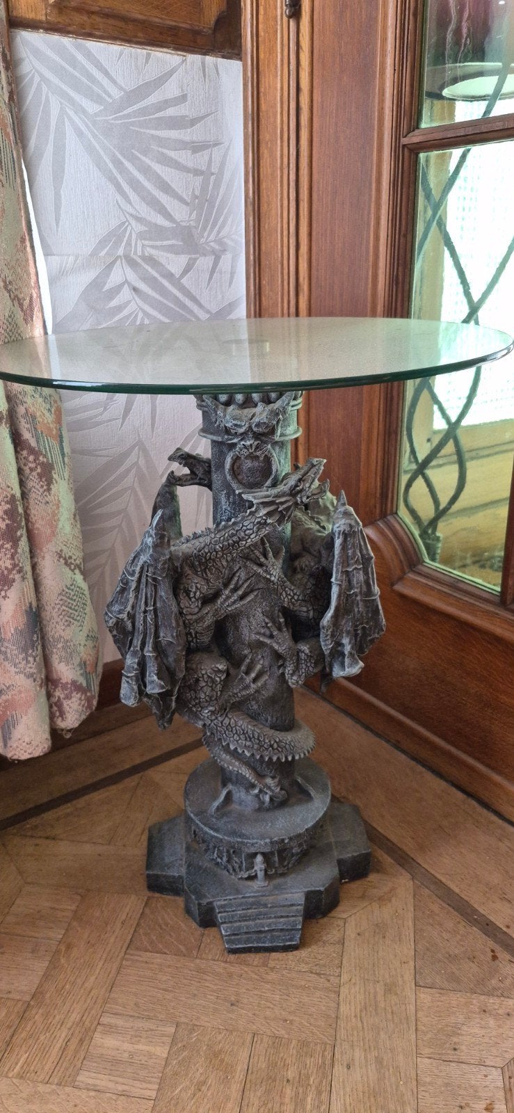 table basse Fantasy Dragon, 60 cm, Plastique, Avec socle, Comme neuf