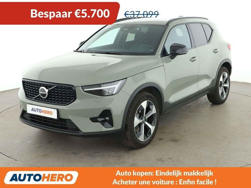 Volvo XC40 2.0 B3 Mild-Hybrid Plus Dark 2WD (bj 2024), Auto's, Stof, Gebruikt, Euro 6, 1969 cc