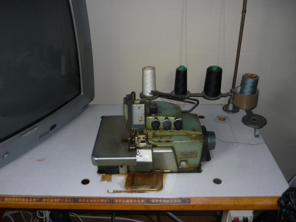 Industriële overlock en stikmachine Willcox & Gibbs, Ophalen, Gebruikt