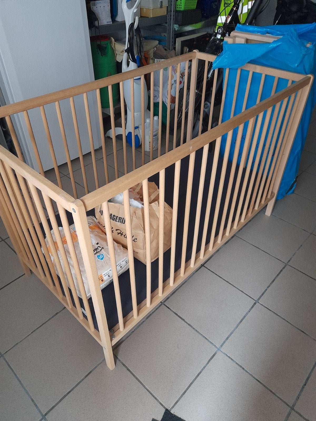 kinderbedje met matras zeer mooi kinderbedje met matras, Enlèvement, Comme neuf