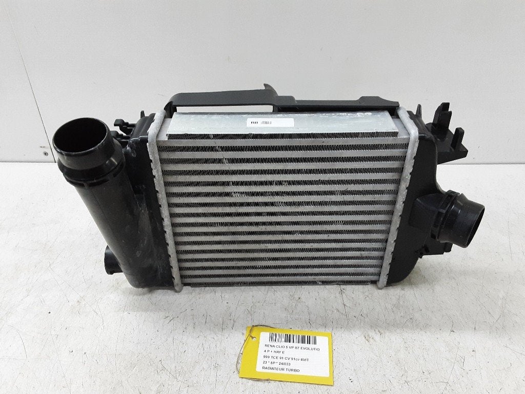 ECHANGEUR AIR Renault Clio V (RJAB) (01-2019/-) (144966668R), Renault, Utilisé, Peter-Huppertz-Straße 5
51063  Köln, DE, Dialog.deutschland@renault.de