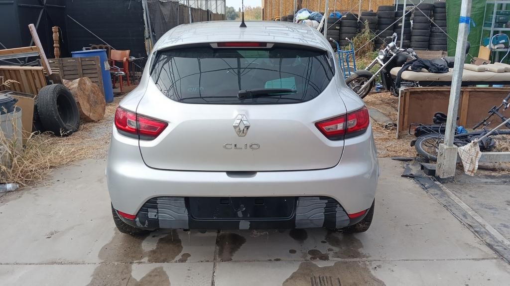 Te koop: Renault Clio v 1.2 benzine 2015 met 75.000km, Auto's, 4 deurs, Stof, 4 cilinders, Particulier