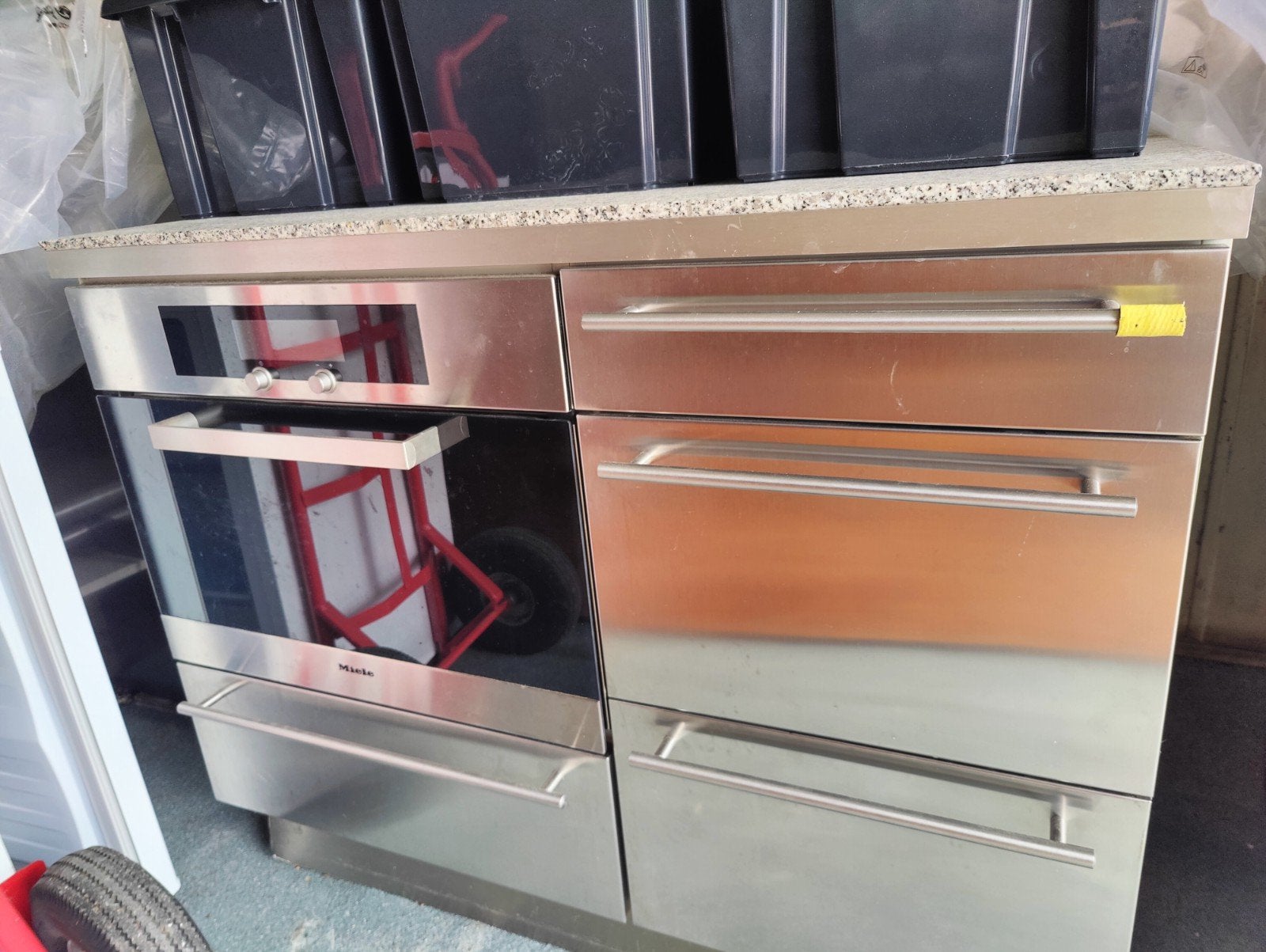 Miele keuken, Ophalen