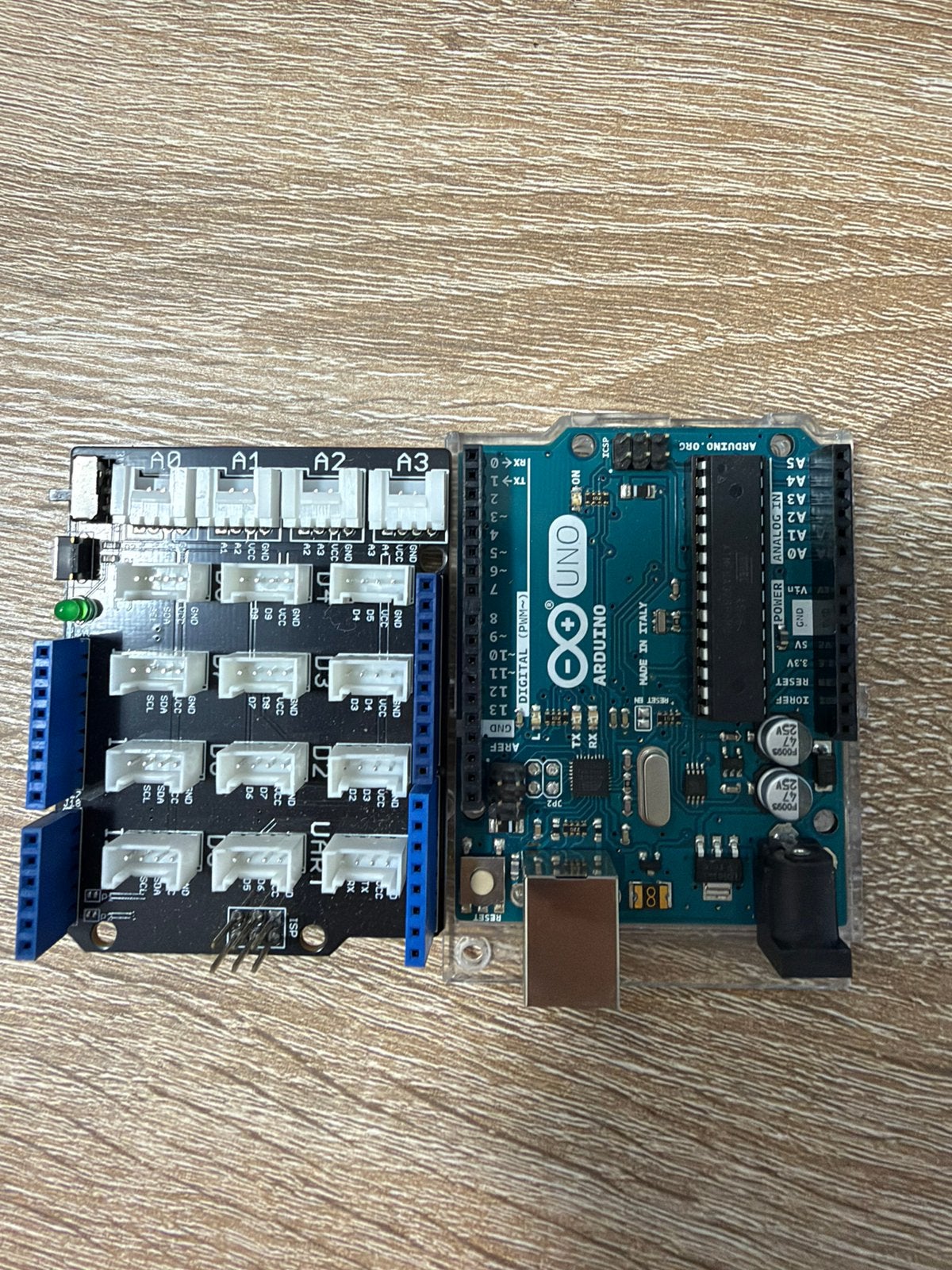 Originele Arduino Uno R3 + Sensor Shield, Ophalen of Verzenden, Zo goed als nieuw