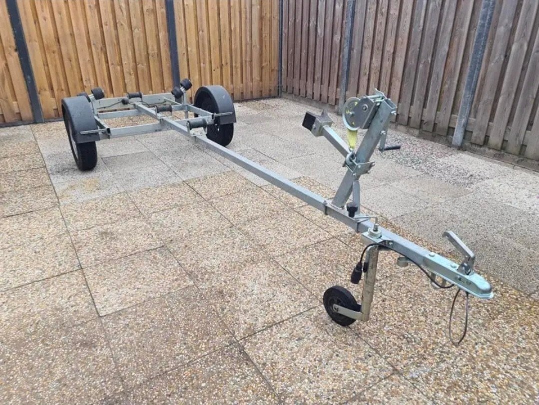 Te koop: zo goed als nieuwe boottrailer voor boten tot 4m, Watersport en Boten, Boottrailers, Ophalen