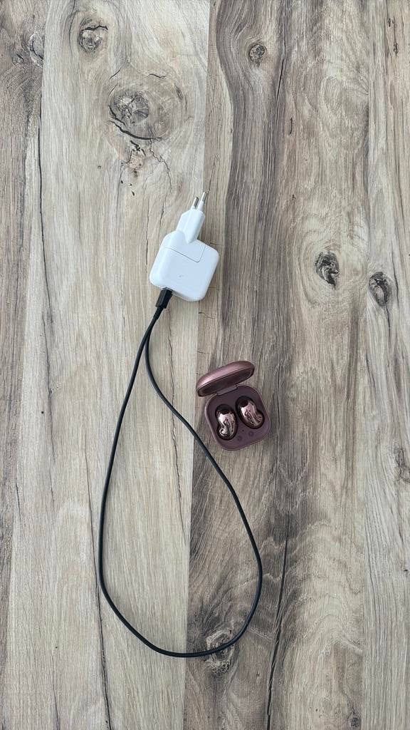 Draadloze samsung bluetooth oortjes voor dames, Télécoms, Téléphonie mobile | Chargeurs pour téléphone, Enlèvement ou Envoi, Utilisé