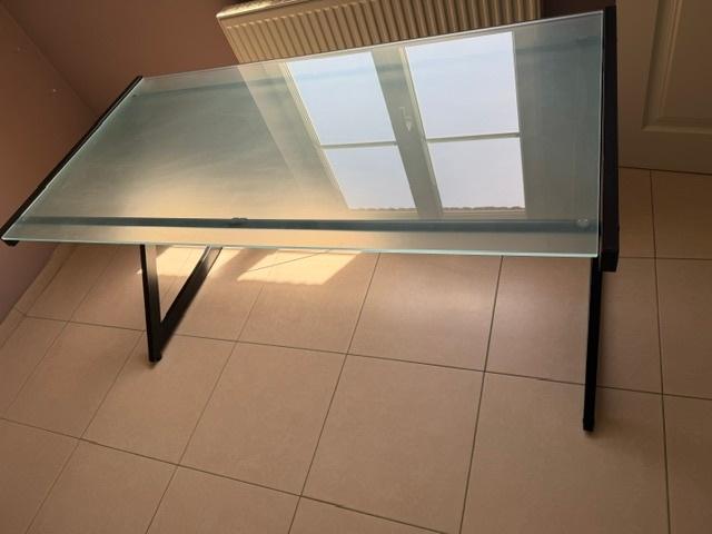 Bureautafel met glazen blad, Huis en Inrichting, Bureaus, Ophalen, Demontabel, Gebruikt, 76 cm