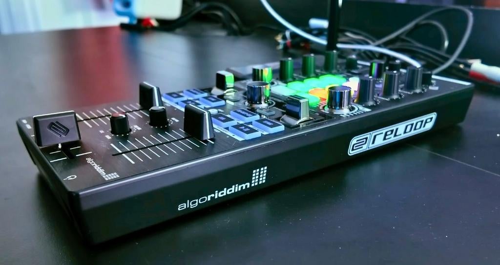 Reloop Mixtour pro, Musique & Instruments, DJ sets & Platines, Reloop